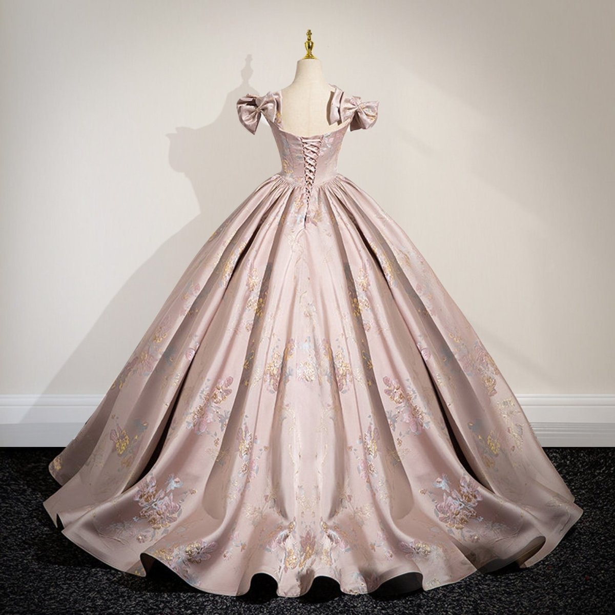 Elegant Ball Gown Pink Beaded Floral Appliques Quinceanera Dress - Curvevia