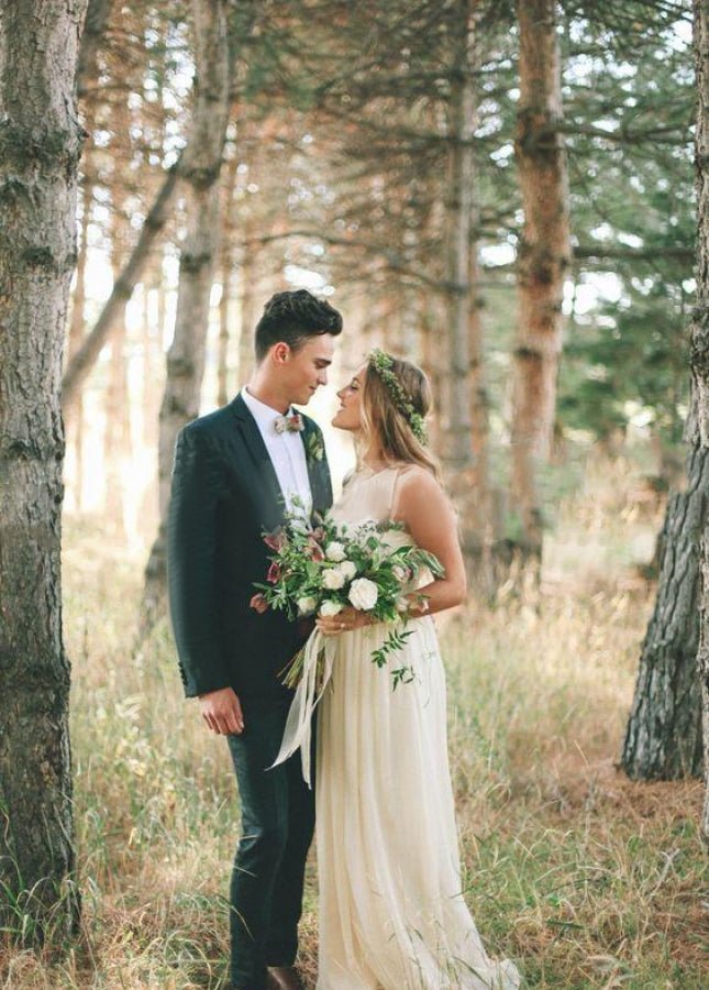 Elegant Bohemian Sleeveless Long A Line Chiffon Wedding Dresses - Curvevia