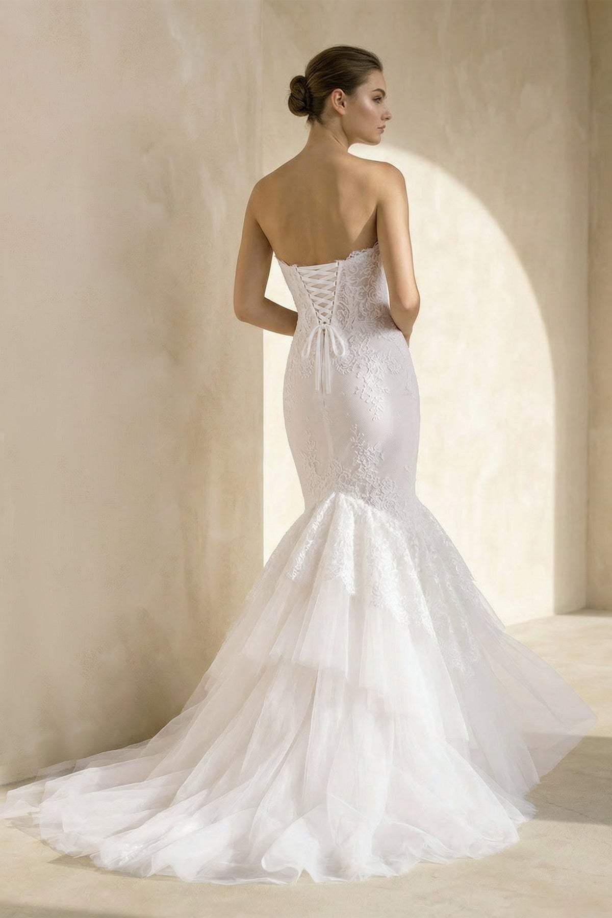 Elegant Sweetheart Sleeveless Mermaid Wedding Dress With Lace Appliques - Curvevia