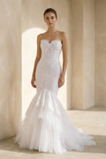 Elegant Sweetheart Sleeveless Mermaid Wedding Dress With Lace Appliques - Curvevia