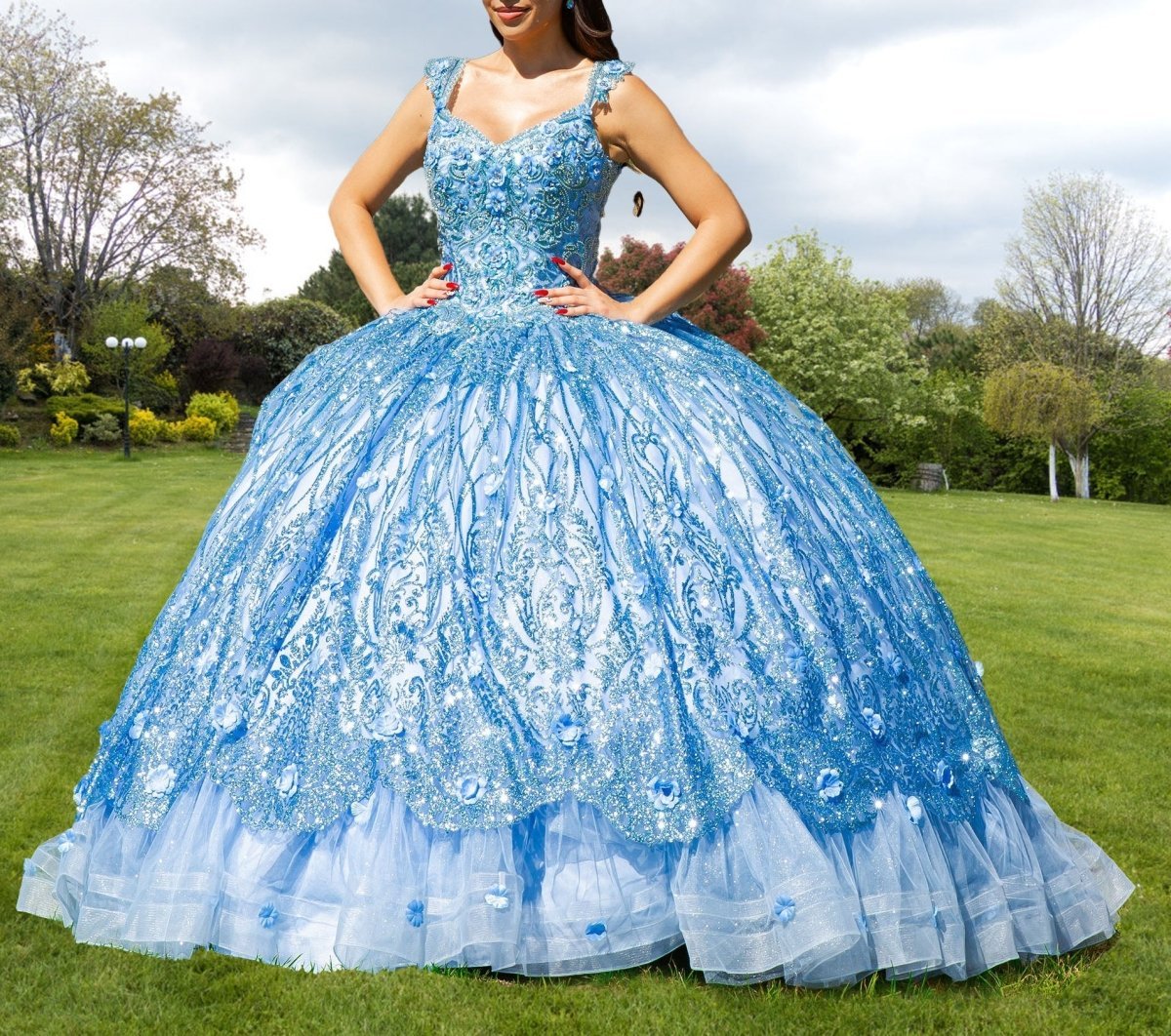 Ball Gown Lace V-Neck Sky Blue Quinceanera Dress - Curvevia