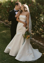 Elegant Mermaid Strapless Satin Sleeveless Wedding Dresses - Curvevia
