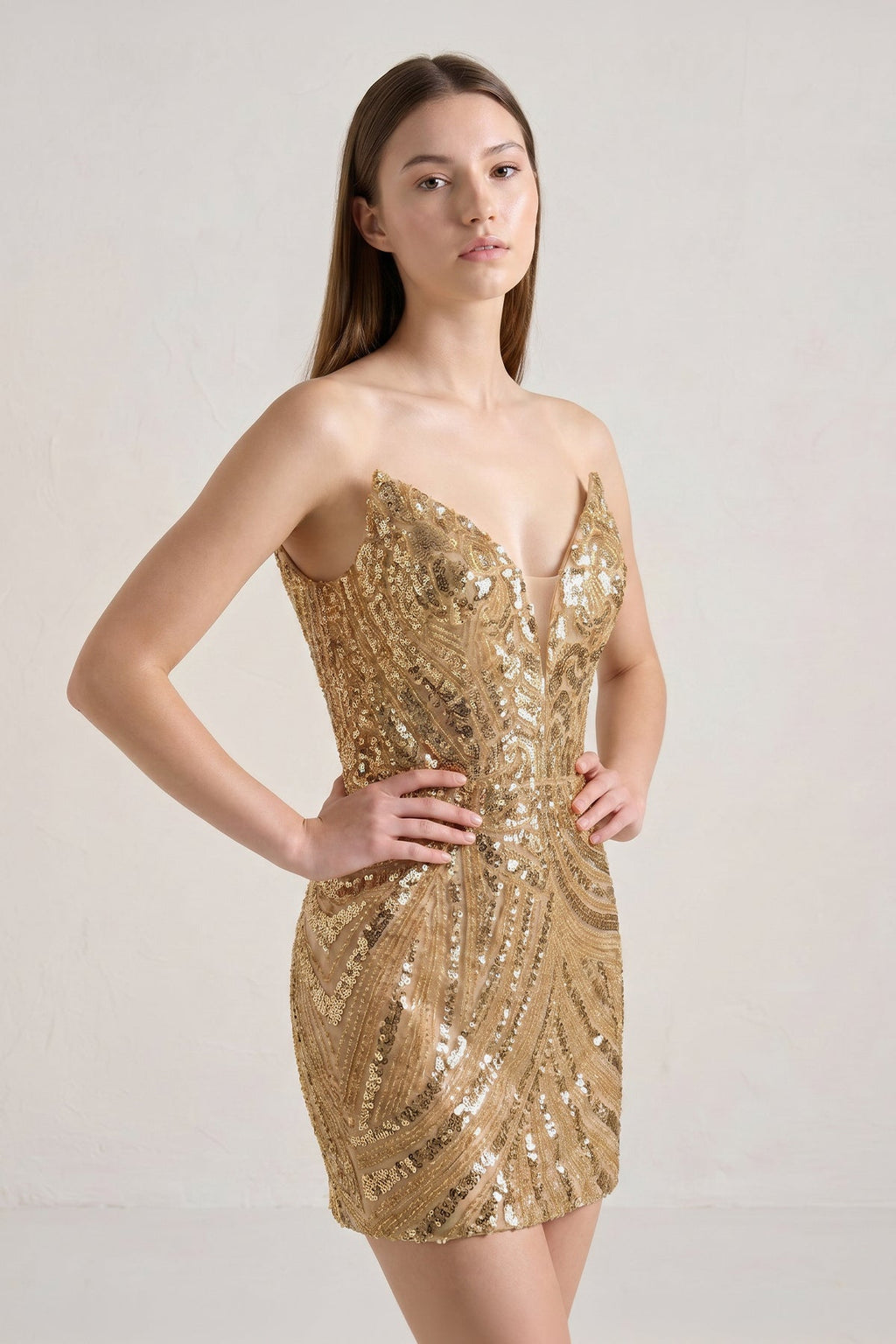 Black Strapless V Neck Sequins Bodycon Short Homecoming Dresses - Curvevia