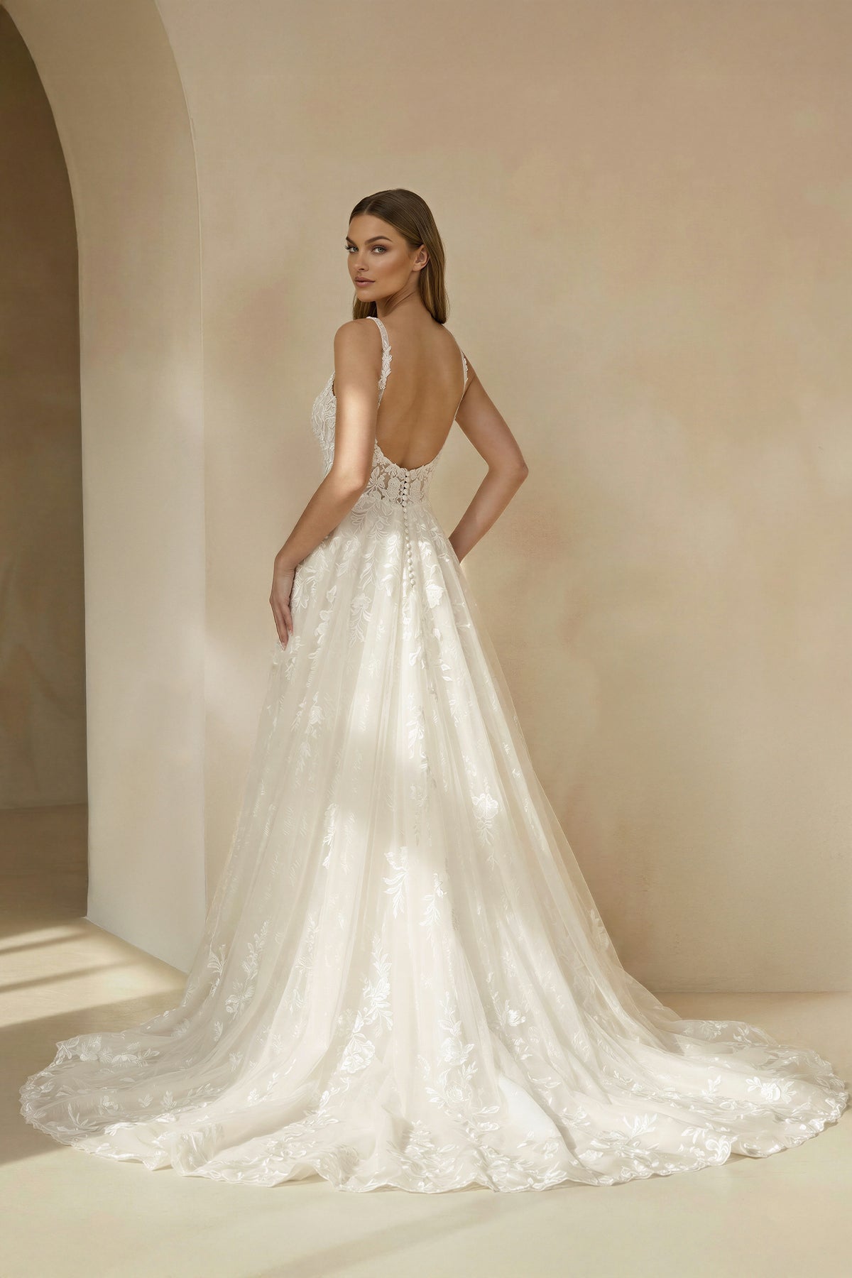 Gorgeous Scoop Neck Open Back Lace Wedding Dresses - Curvevia