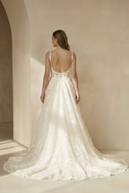Gorgeous Scoop Neck Open Back Lace Wedding Dresses - Curvevia