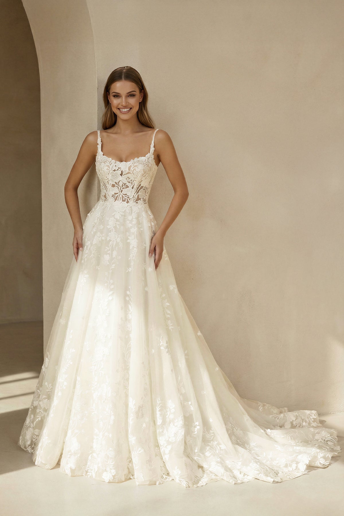 Gorgeous Scoop Neck Open Back Lace Wedding Dresses - Curvevia