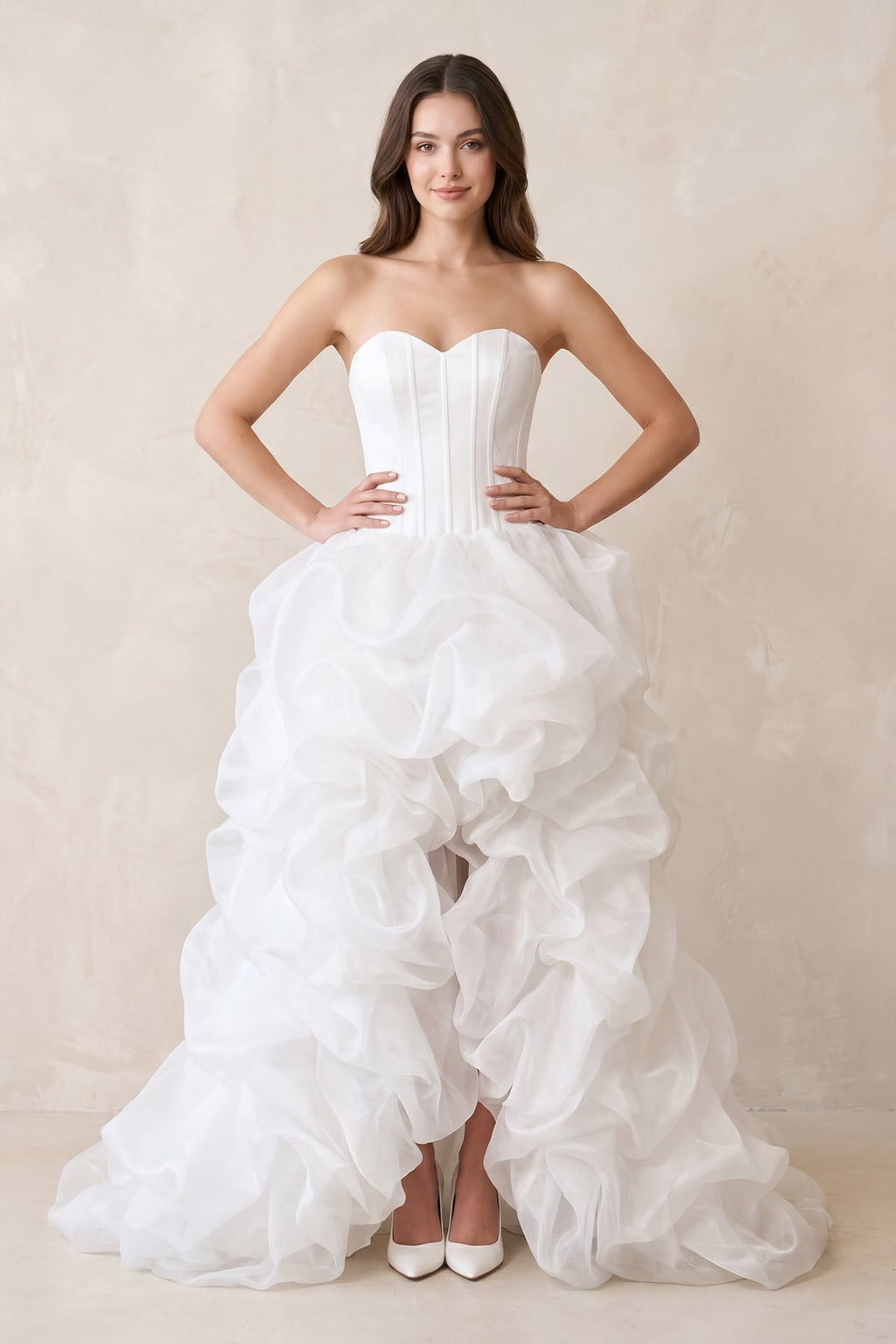 Gorgeous Beach White Short Organza Sweetheart Asymmetrical Wedding Dresses - Curvevia