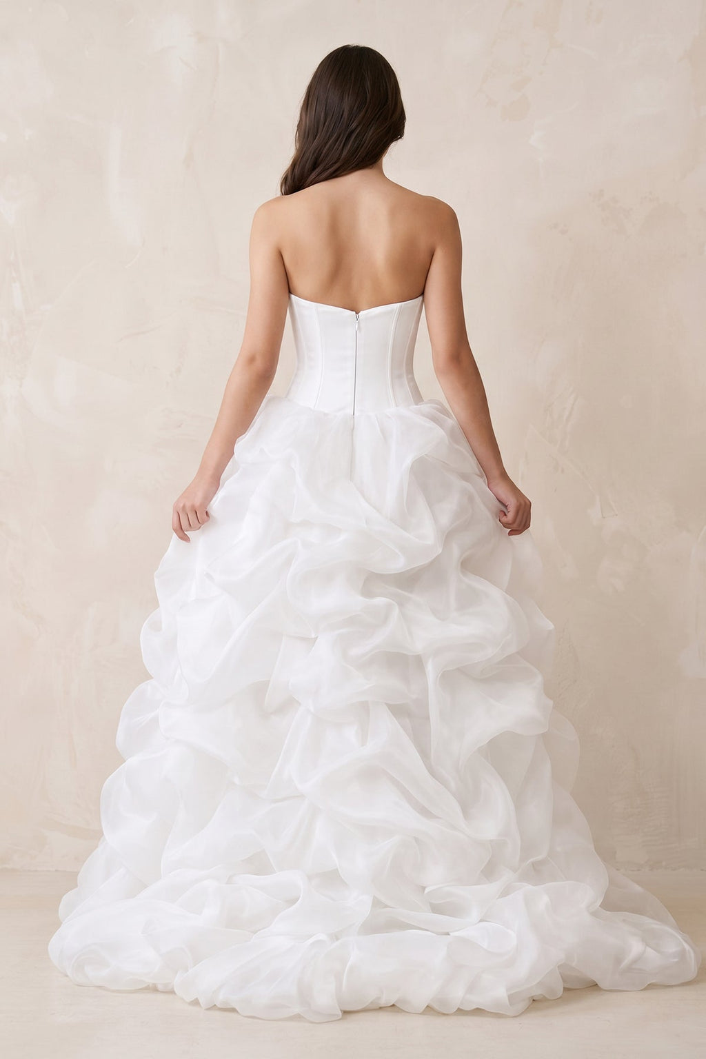 Gorgeous Beach White Short Organza Sweetheart Asymmetrical Wedding Dresses - Curvevia