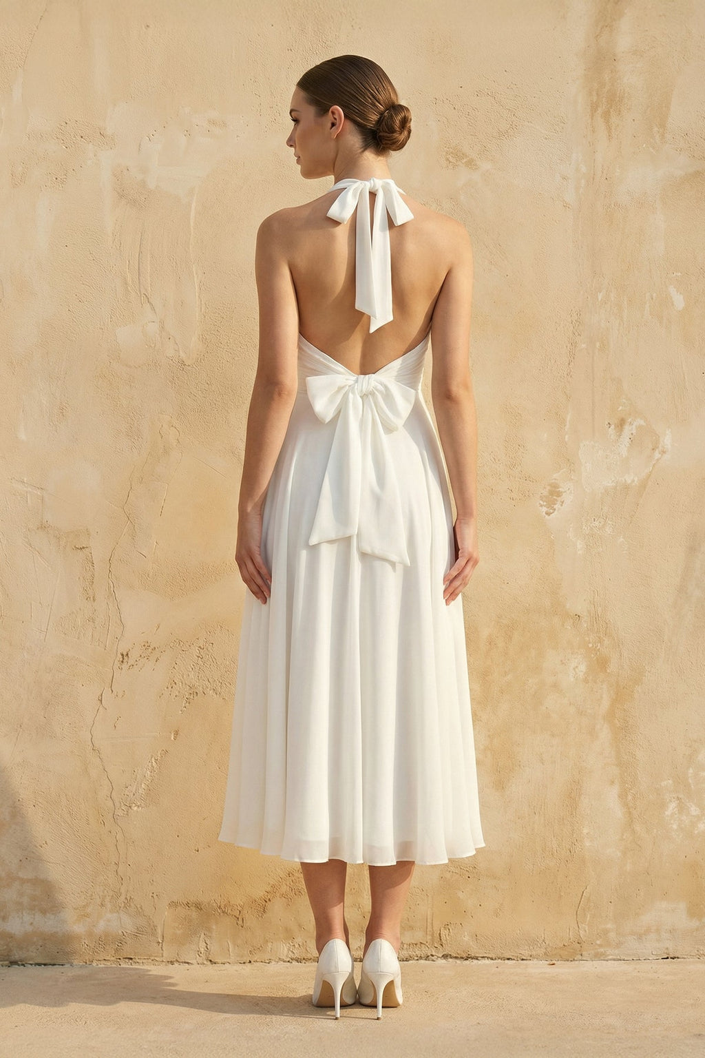 Vintage Tea-Length Chiffon Wedding Dress With Halter Neck and Bow - Curvevia