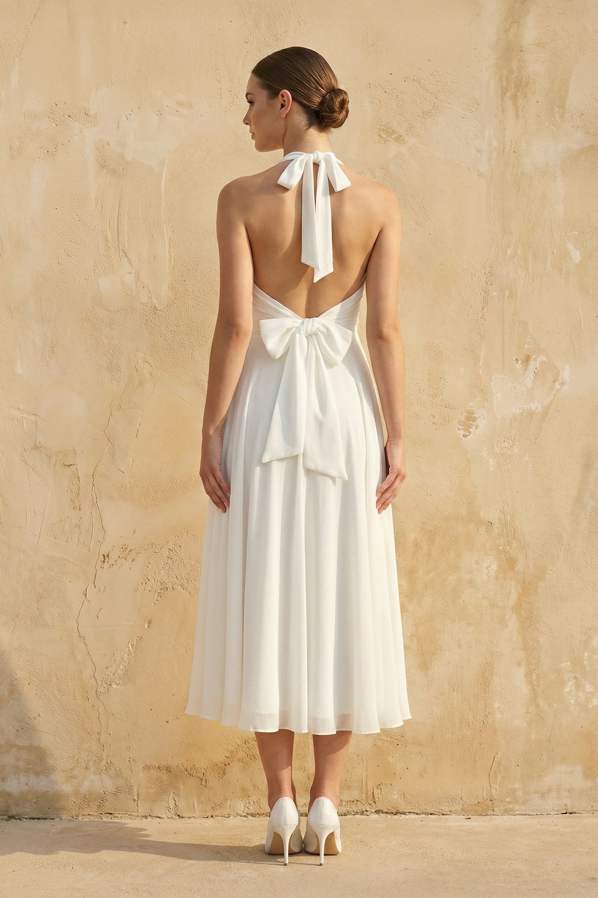 Vintage Tea-Length Chiffon Wedding Dress With Halter Neck and Bow - Curvevia