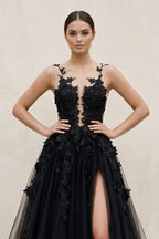 Sexy Black Lace Appliques Sleeveless Tulle Backless Wedding Dresses with Veil - Curvevia