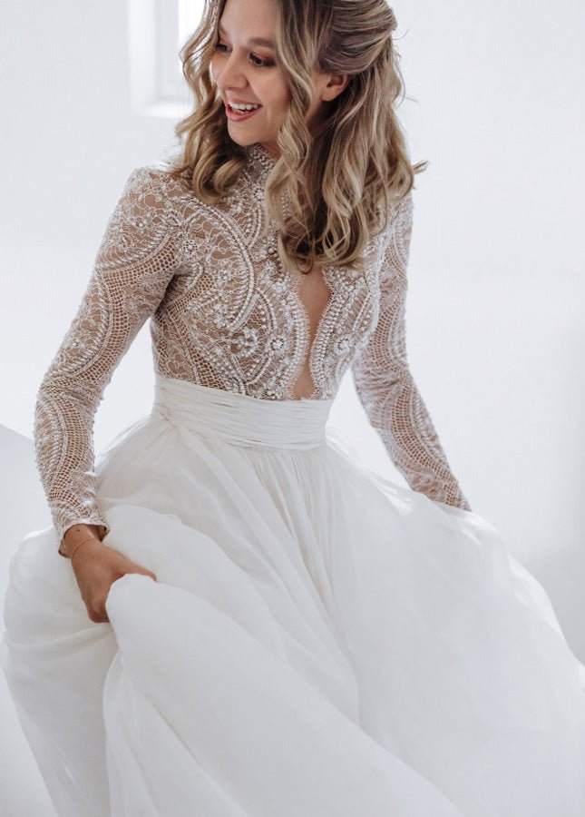 Luxurious Lace Beading Long Sleeves A-Line Pleated Tulle Wedding Dresses - Curvevia