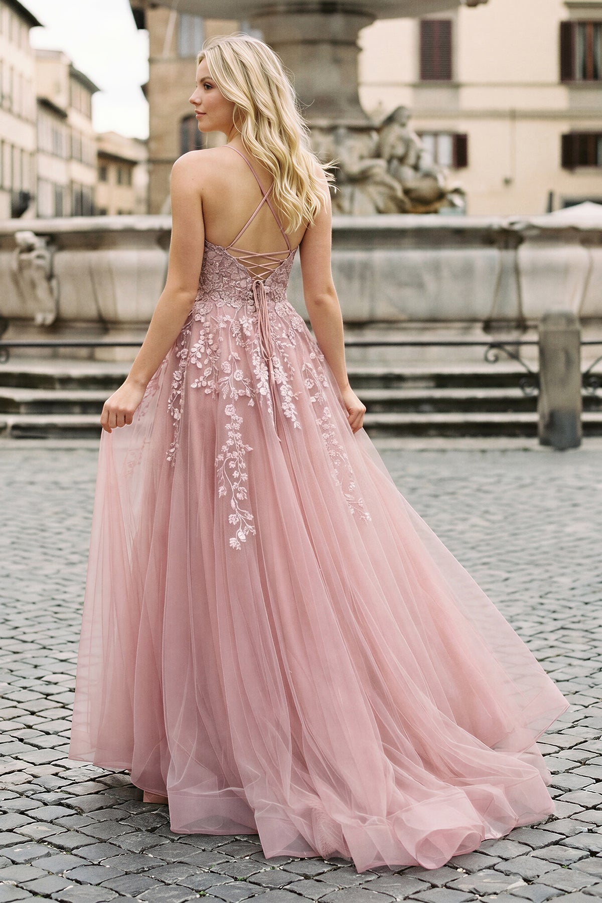 A-line Spaghetti Straps Tulle Prom Dress with Appliques - Curvevia