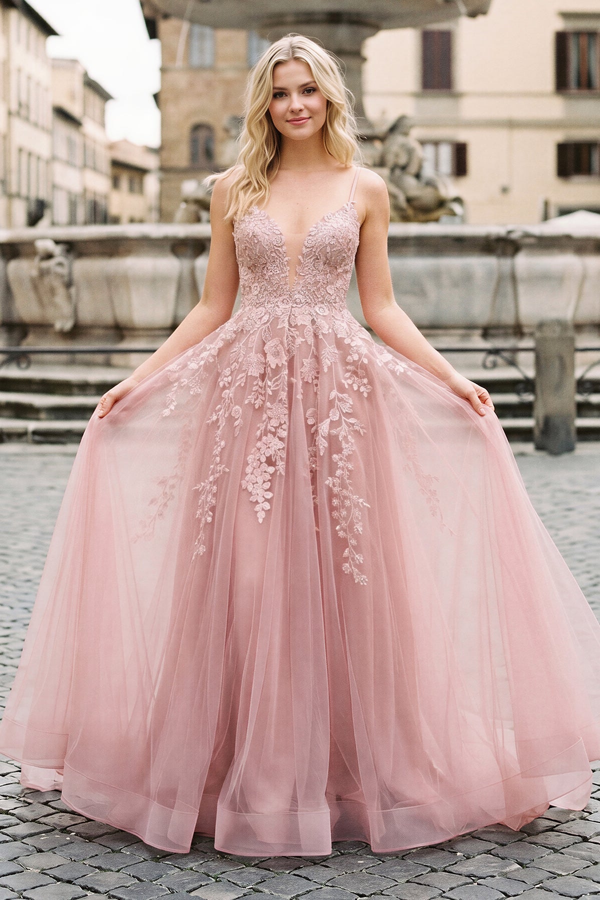 A-line Spaghetti Straps Tulle Prom Dress with Appliques - Curvevia