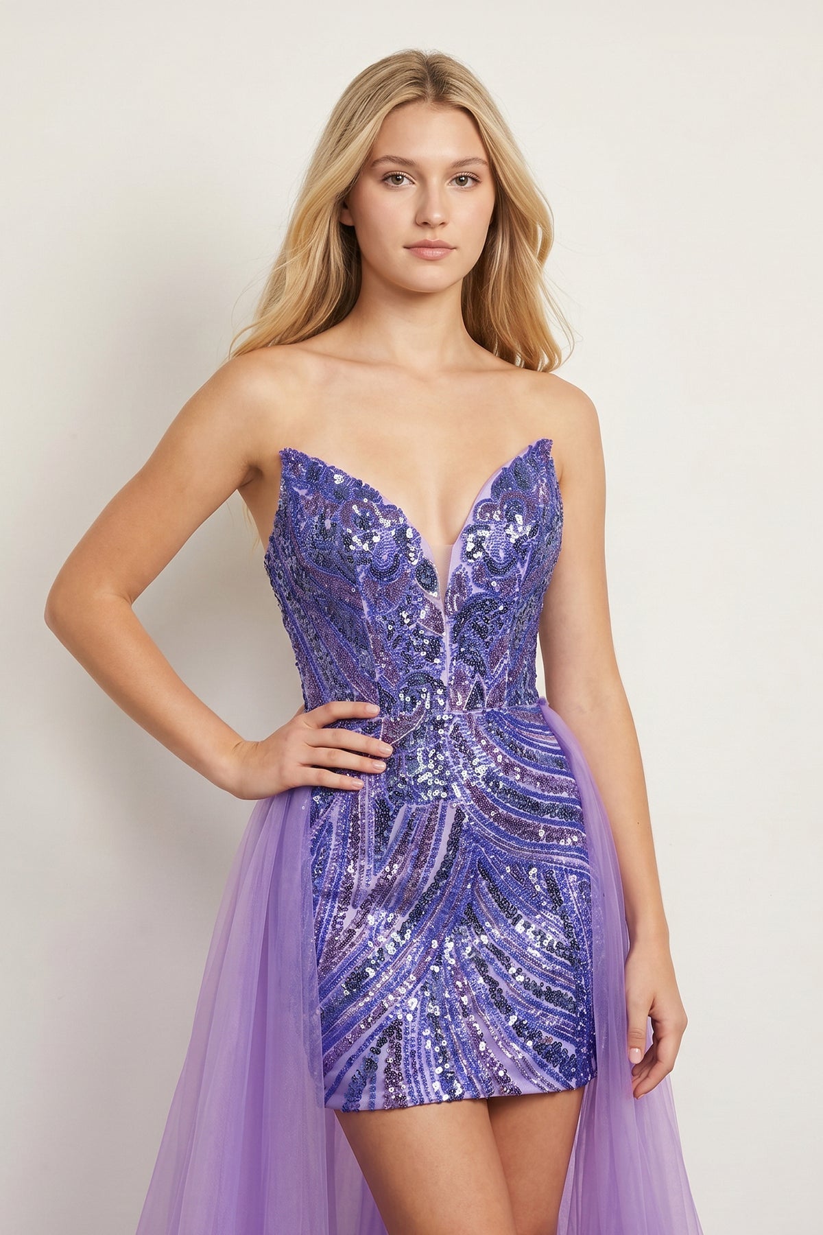 Royal Blue - Sheath V Neck Sequined Mini Homecoming Dresses with Train - Curvevia