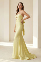 Yellow Sweetheart Mermaid Satin Evening Dress With Cutout - Curvevia