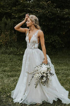 Marvelous V-neck A-Line Wedding Dress Tulle Appliques Rustic Wedding Dress - Curvevia