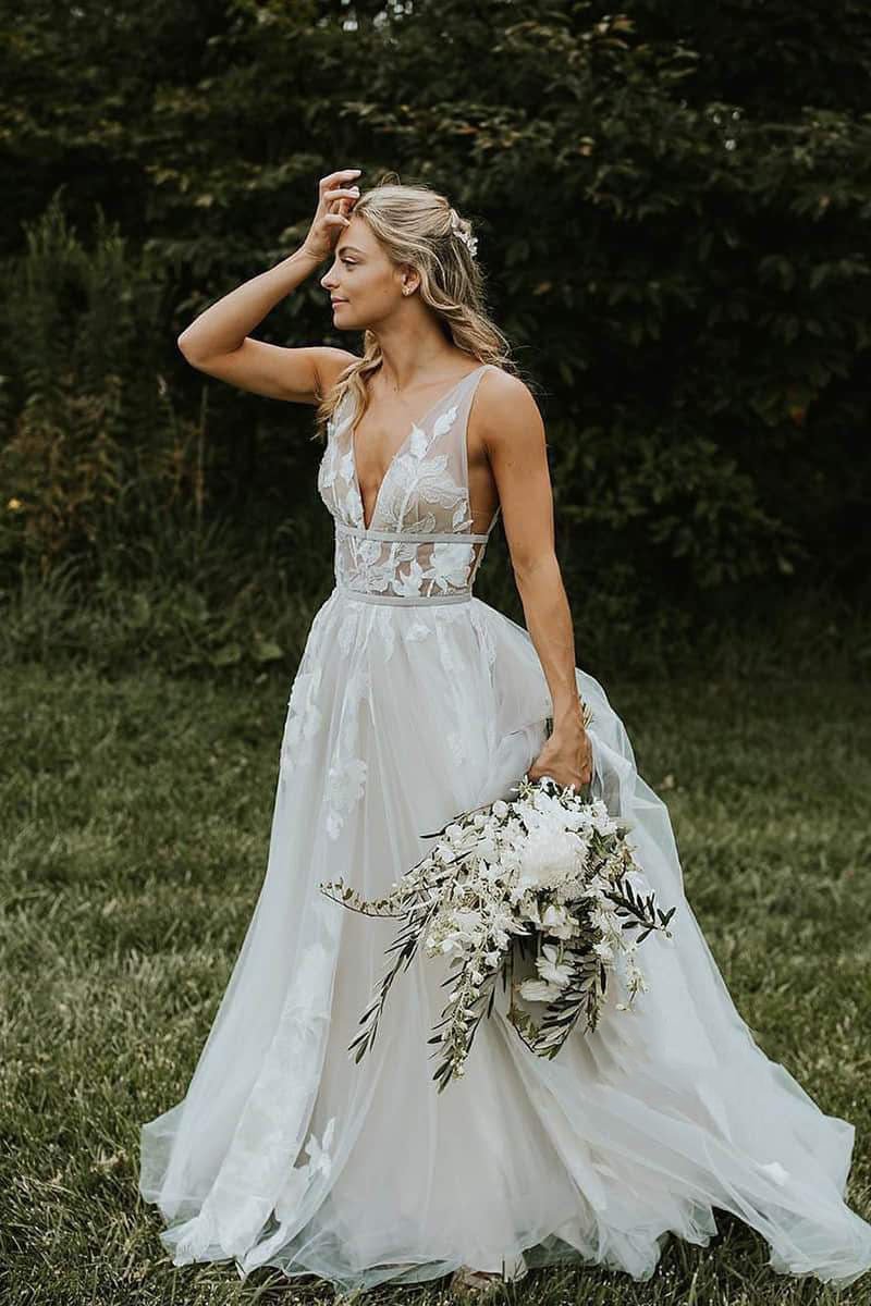 Marvelous V-neck A-Line Wedding Dress Tulle Appliques Rustic Wedding Dress - Curvevia