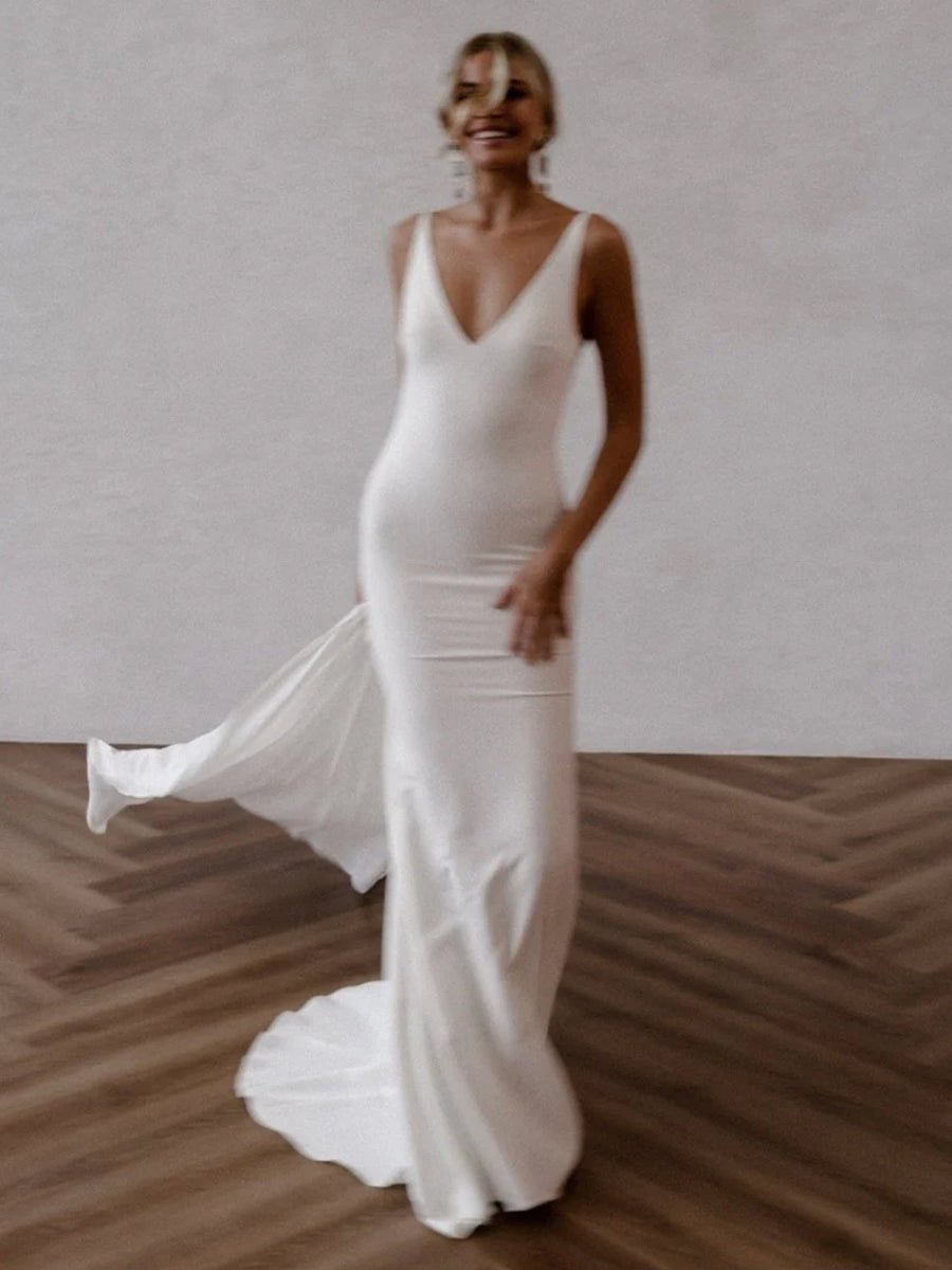 Mermaid Deep V-Neck Backless White Wedding Dress - Curvevia