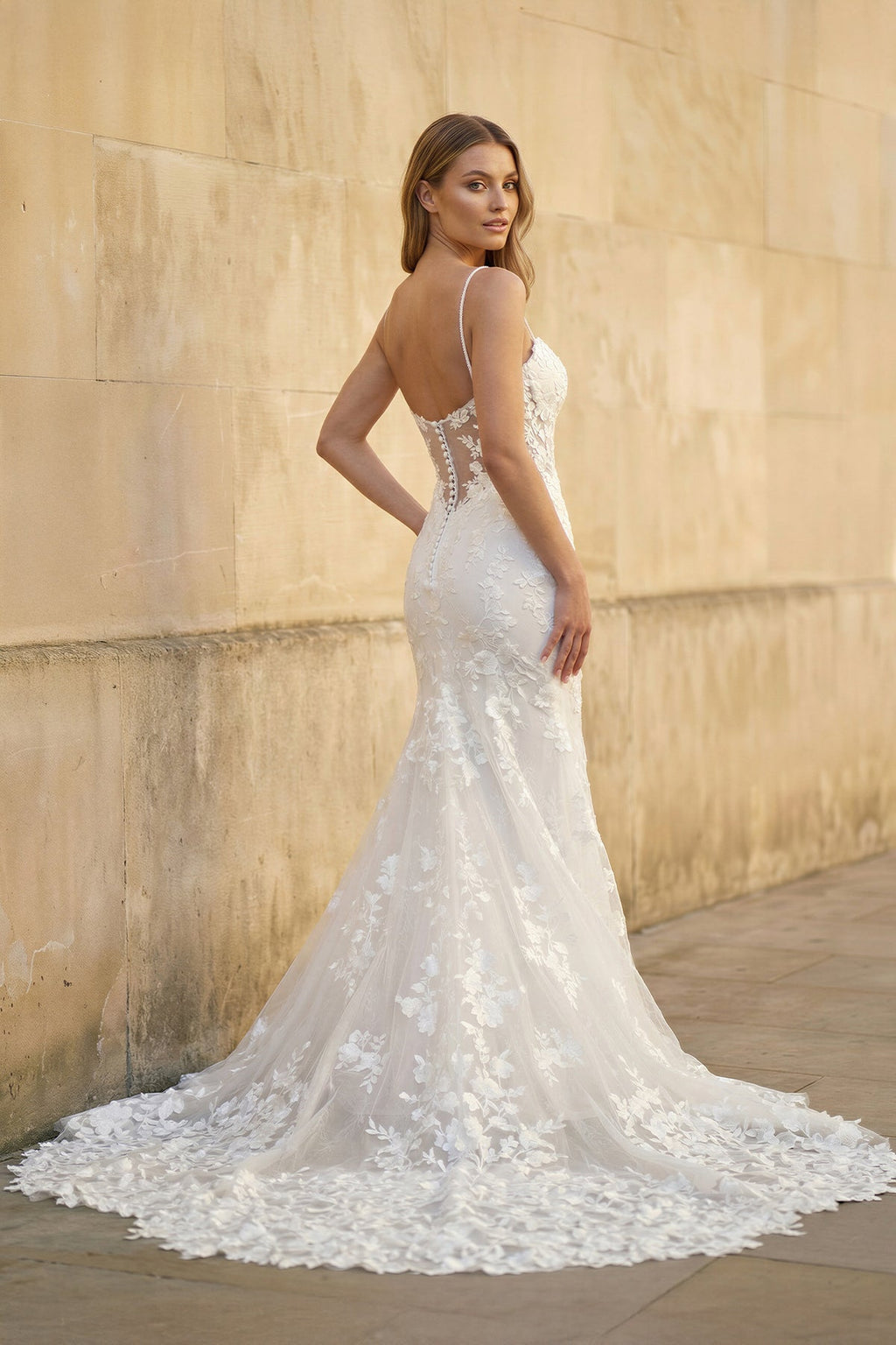 Mermaid Lace White Wedding Dresses Spaghetti Straps - Curvevia