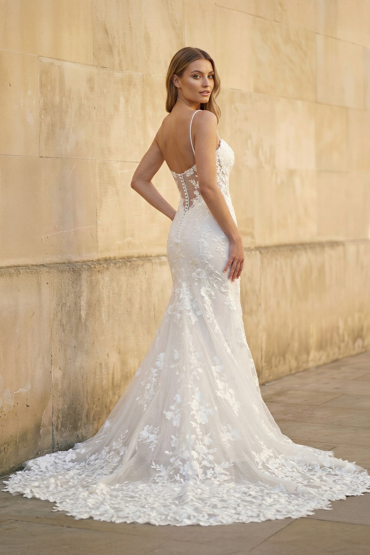 Mermaid Lace White Wedding Dresses Spaghetti Straps - Curvevia