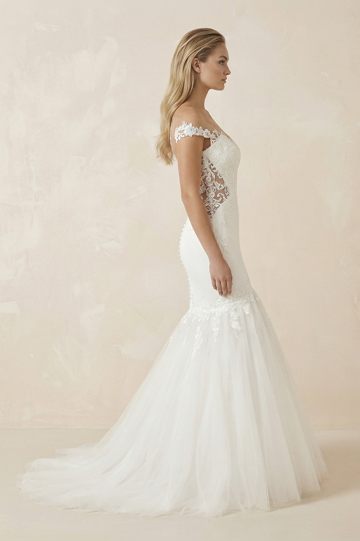Sexy Mermaid Lace and Tulle Appliqued Cap Sleeve Bridal Gown - Curvevia