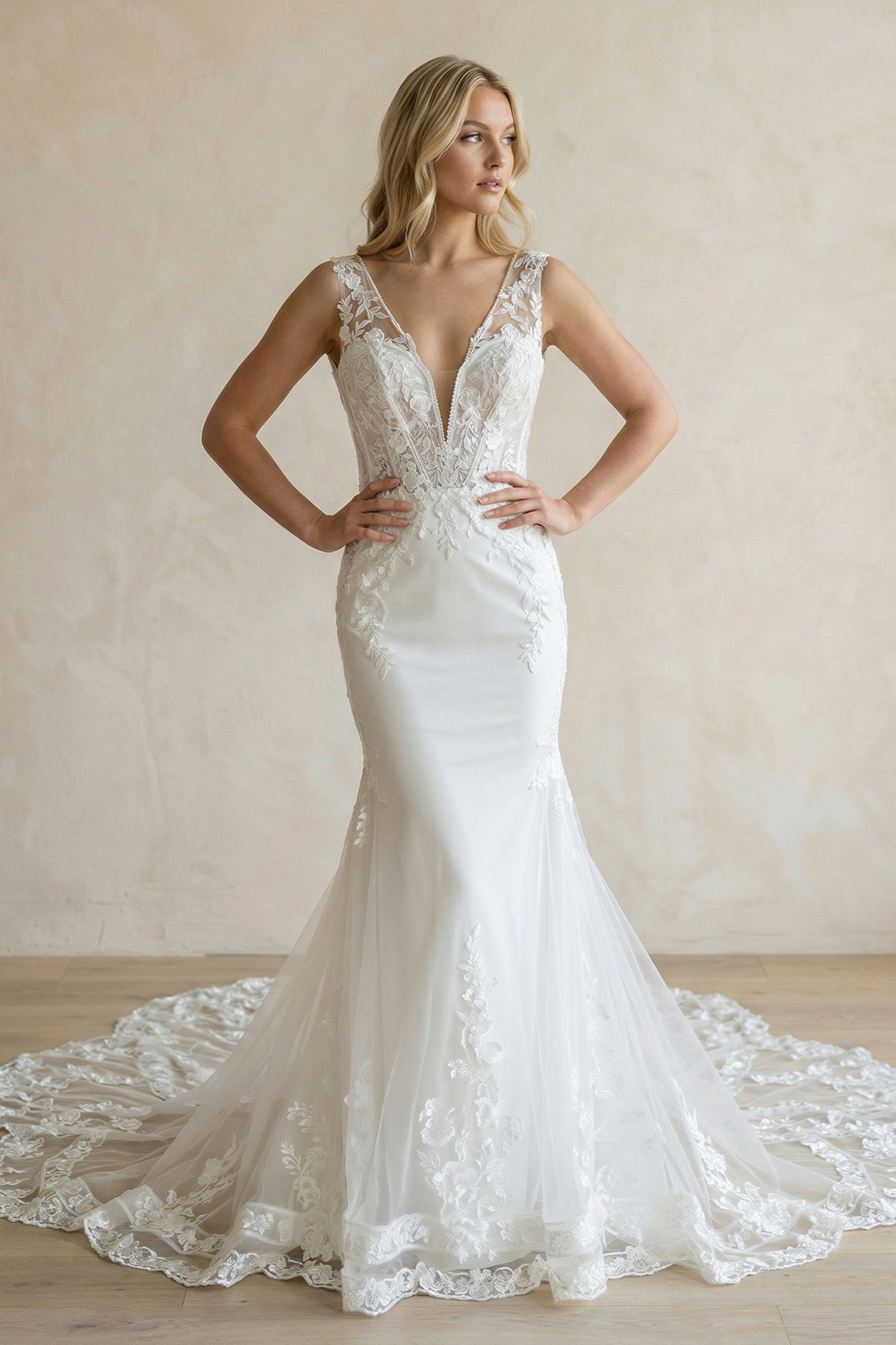 Mermaid V-Neck Long Sleeves Wedding Dress With Appliques - Curvevia