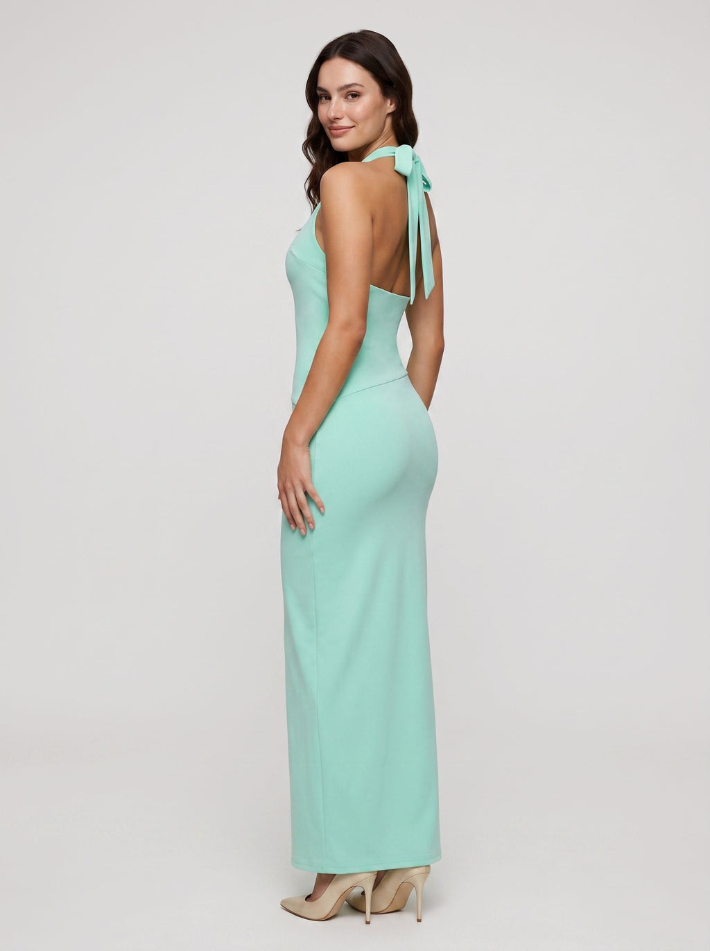 Mint Green Matte Satin Sheath Halter neckline Backless Floor-Length Dress - Curvevia