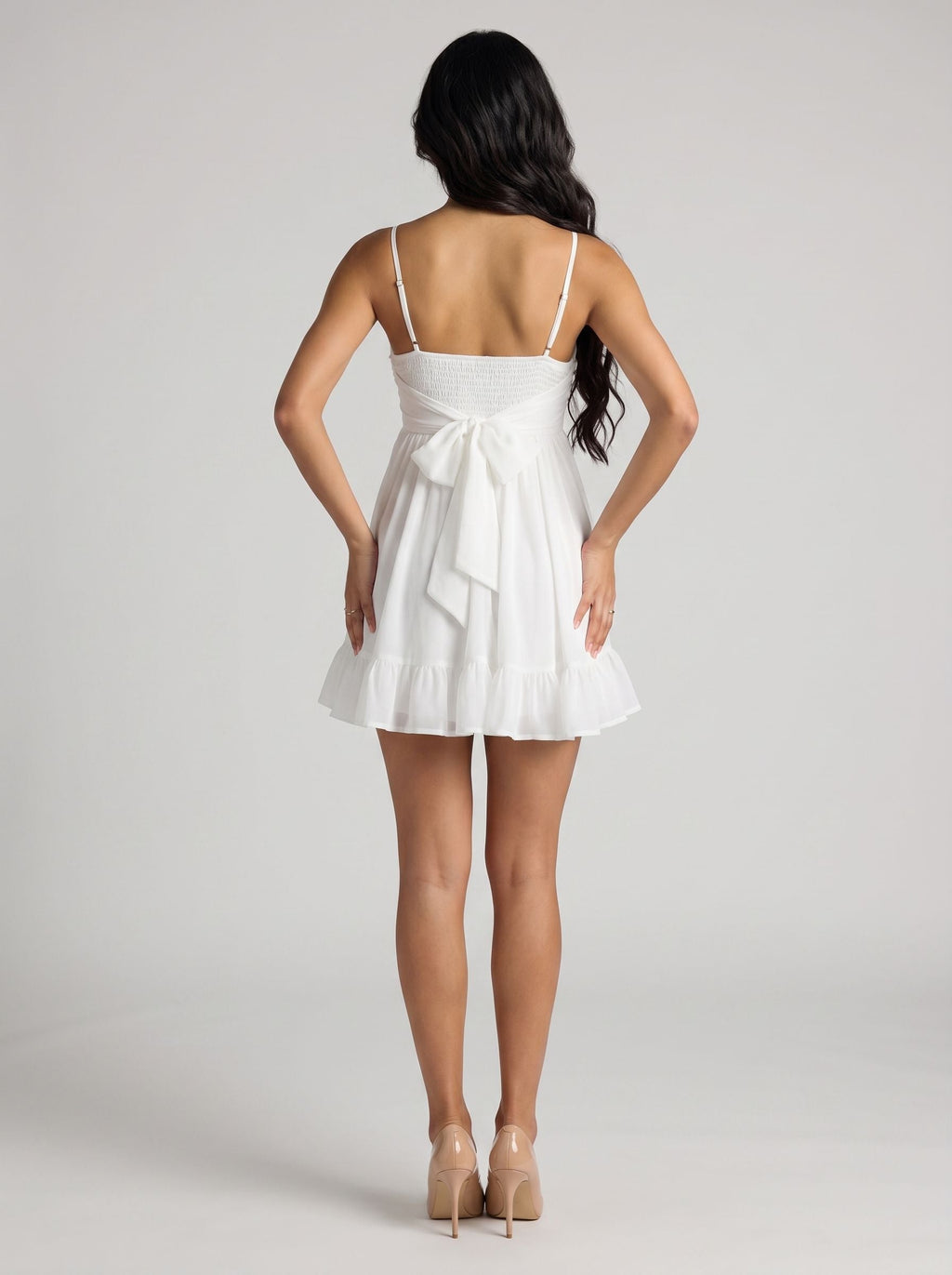 White Chiffon A-Line Sweetheart Bow Short Dress with Ruffle Hem - Curvevia