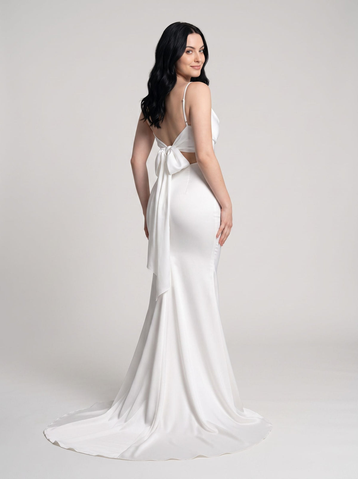 White Satin Mermaid Cowl Neck Bow Floor-Length Dress with Small Train - Curvevia