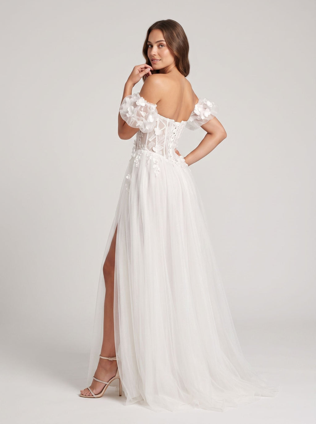 White Tulle A-Line Sweetheart Lace-up Floor-Length Dress with Removable Puff Sleeves - Curvevia