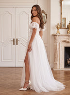 White Tulle A-Line Sweetheart Lace-up Floor-Length Dress with Removable Puff Sleeves - Curvevia
