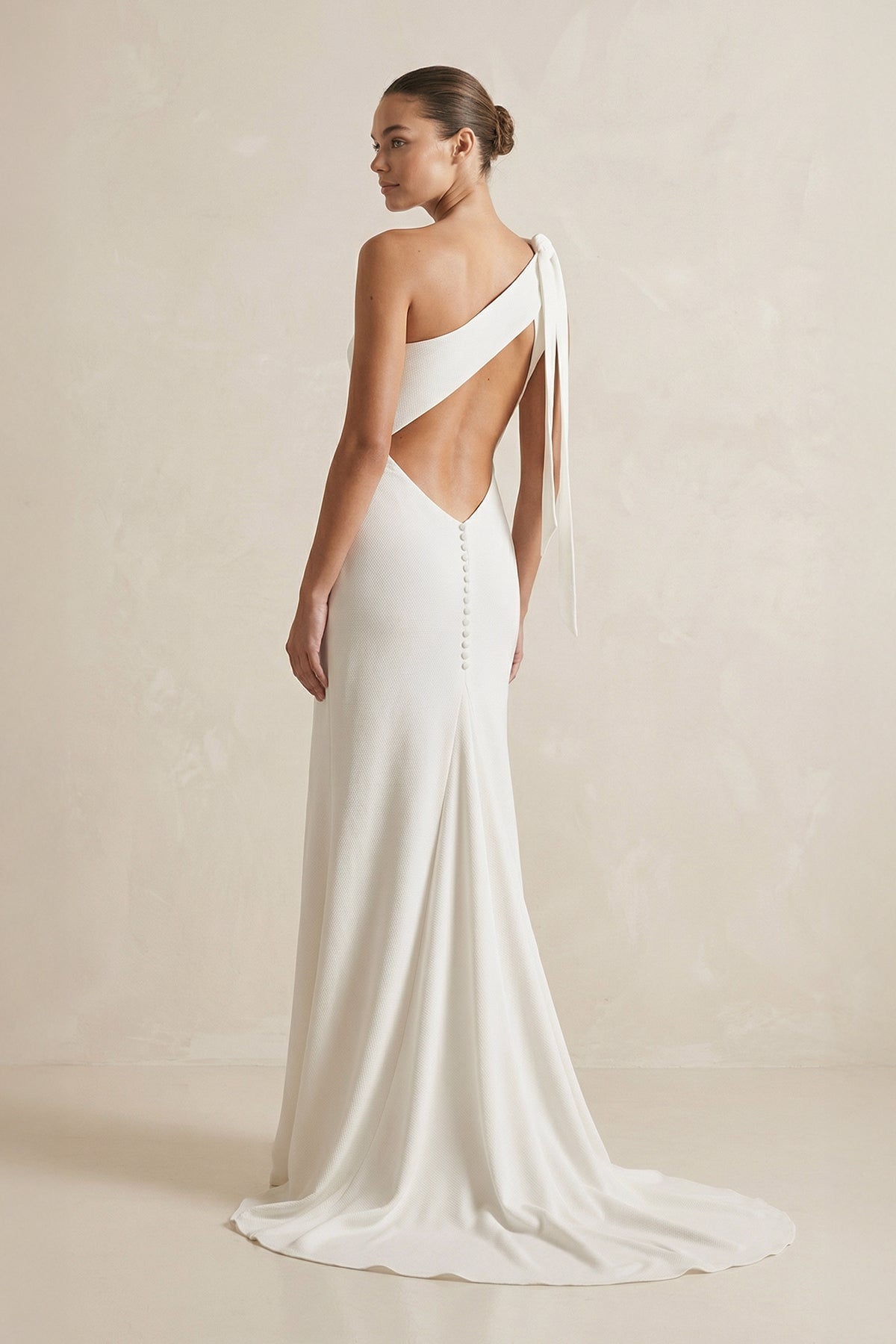 One-Shoulder Satin Mermaid Ruched Wedding Dress With Slit in Ivory - Curvevia