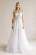 Romantic A-Line Sweetheart Tulle Beach Wedding Dresses with Slit - Curvevia