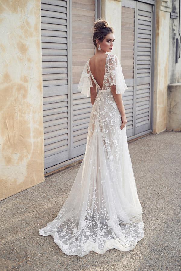 Romantic Ivory Lace Flower Appliques Wedding Dress - Curvevia