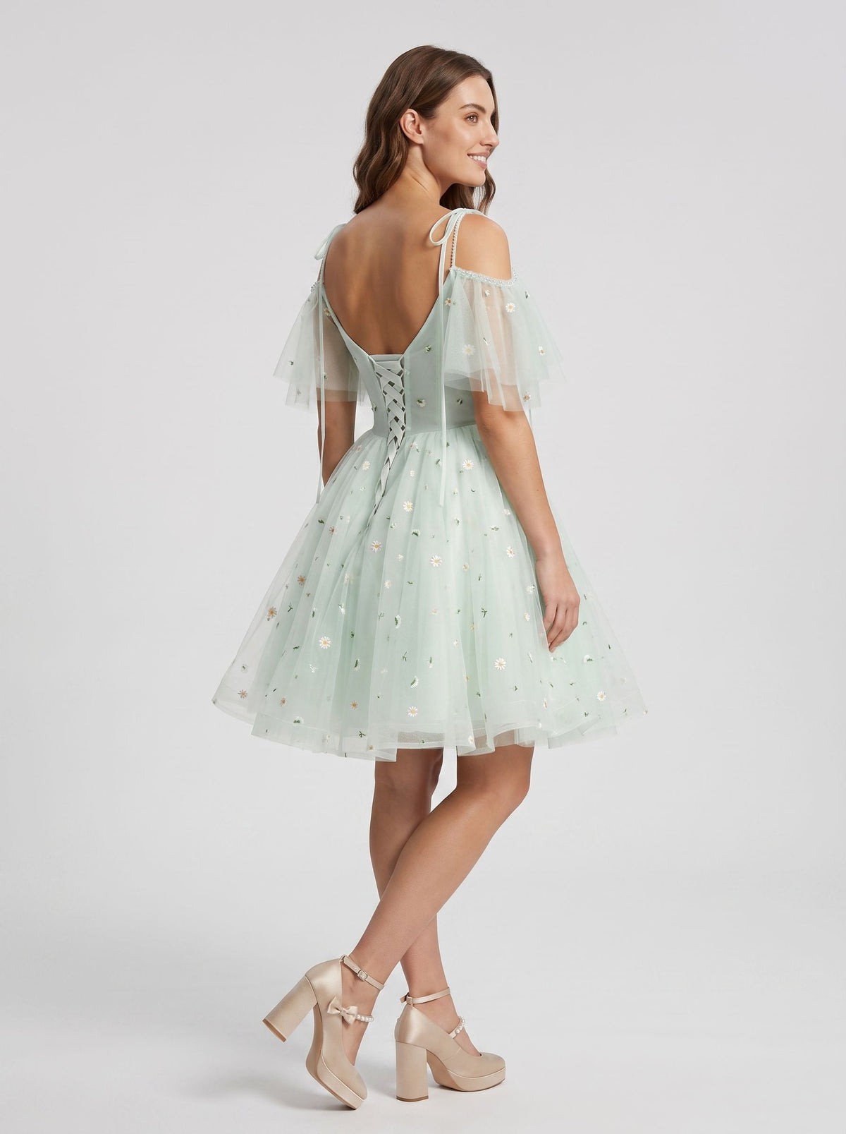 Green Tulle A-Line Sweetheart Lace-up Short Dress with Daisy Appliques - Curvevia