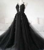 Sexy Black Lace Appliques Sleeveless Tulle Backless Wedding Dresses with Veil - Curvevia