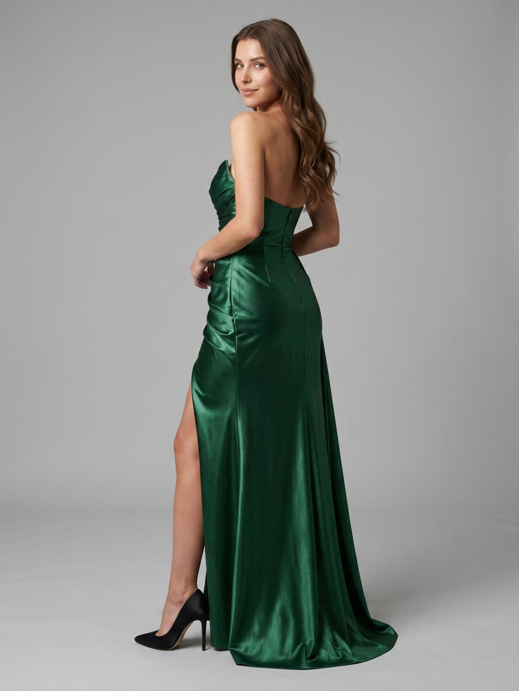Emerald Satin Trumpet V-Neck Backless Floor-Length Pleated Bridesmaid Dress - Curvevia