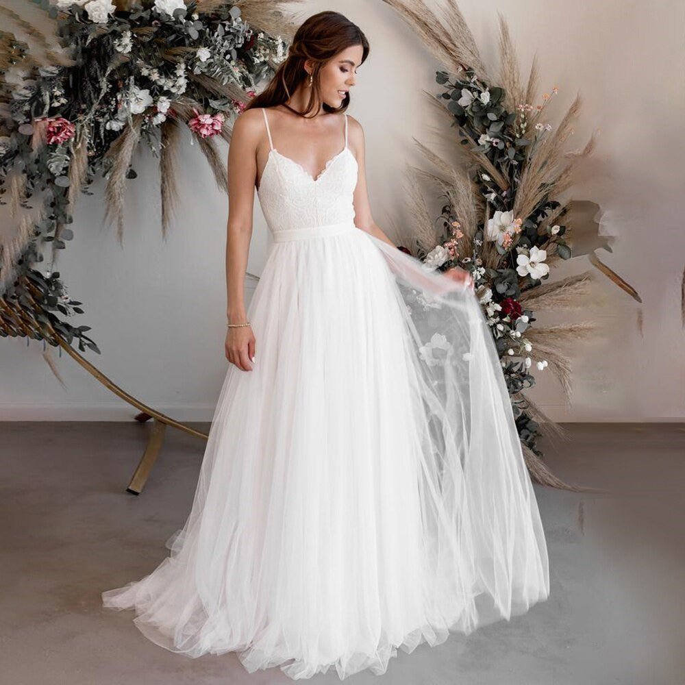 A-Line Tulle Spaghetti Straps Wedding Dresses With Lace Appliques - Curvevia