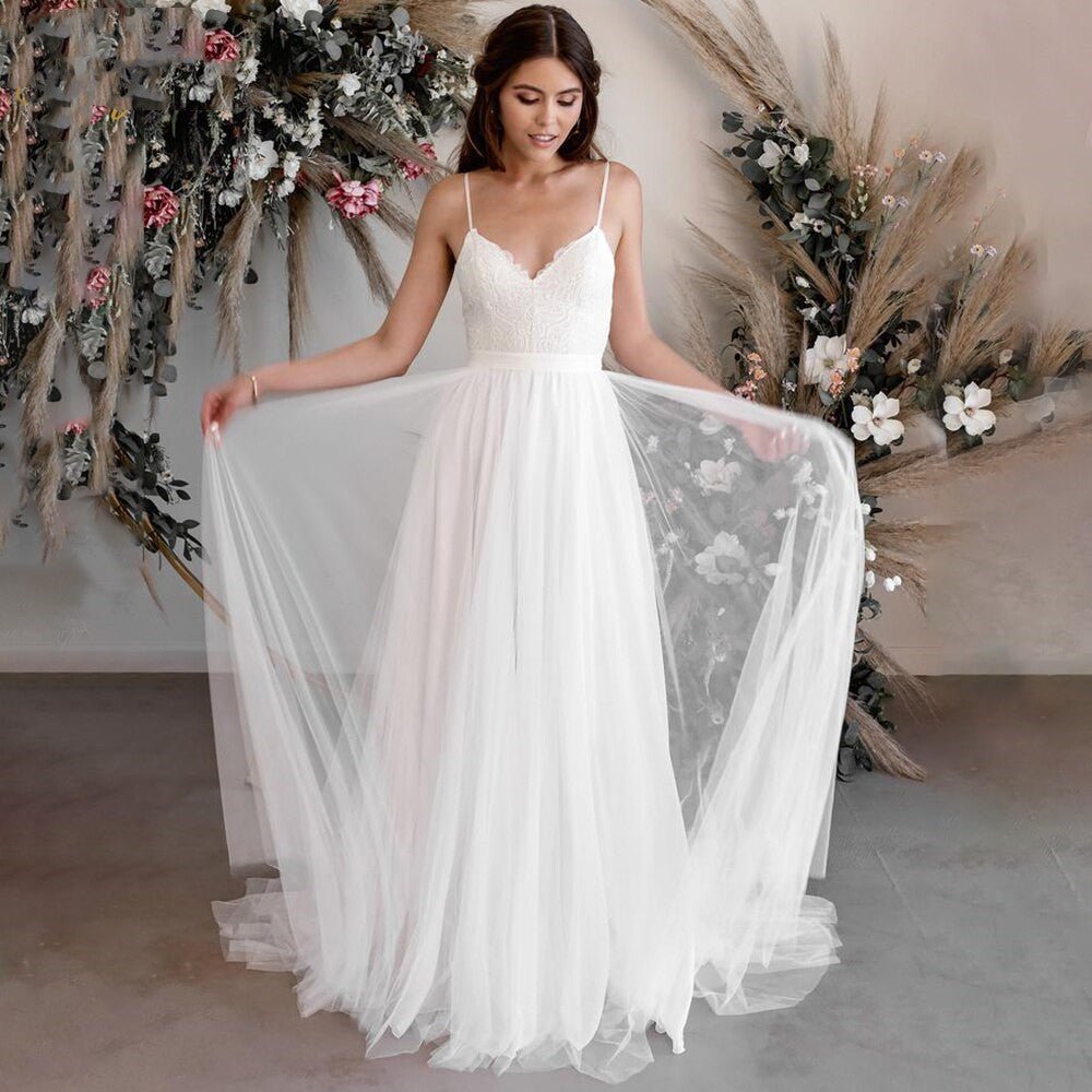 A-Line Tulle Spaghetti Straps Wedding Dresses With Lace Appliques - Curvevia