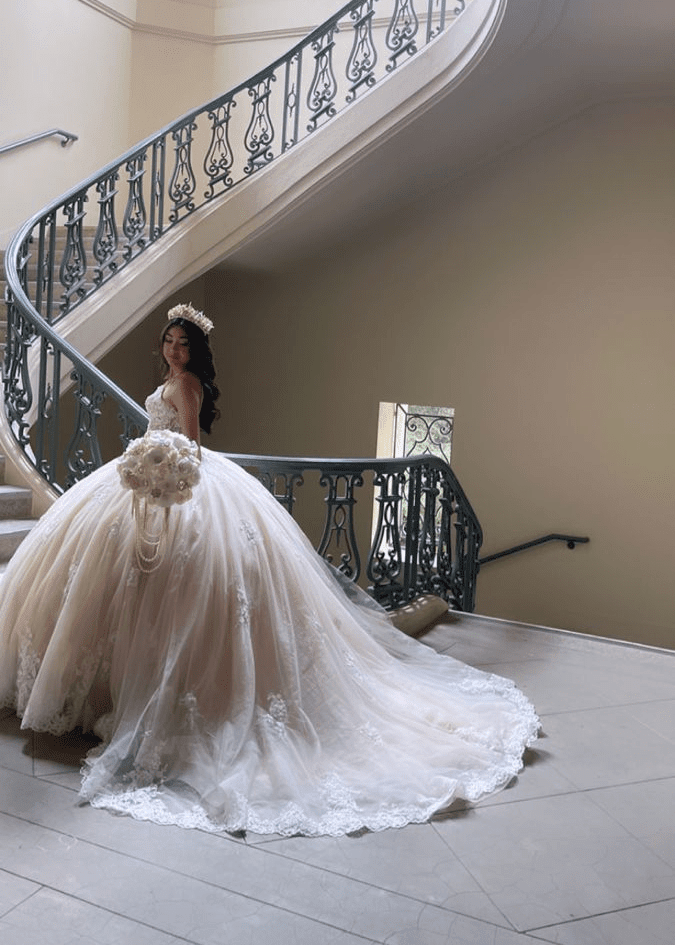 Lace Appliques Ball Gown V-Neck Quinceanera Dress - Curvevia