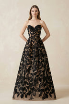 Sweetheart A-Line Appliqued Wedding Dress in Black - Curvevia