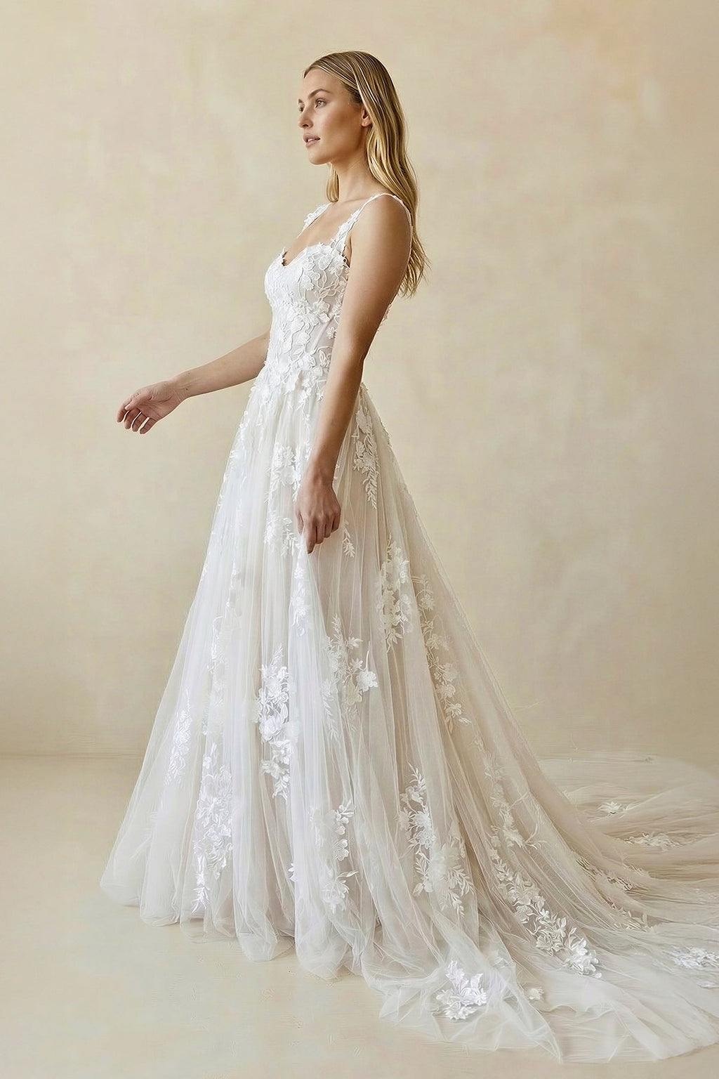 A-Line Straps Sweetheart Wedding Dress with Lace Appliques - Curvevia