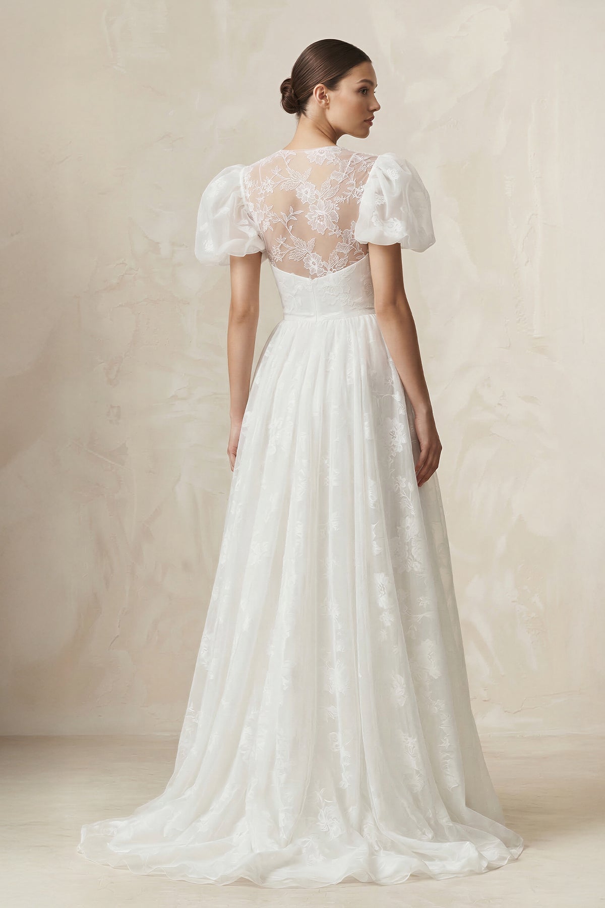 Sweetheart A-Line Tulle Puff Sleeve Wedding Dress in Ivory - Curvevia