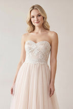 Sweetheart A-Line Tulle Lace Appliques Sleeveless Wedding Dress - Curvevia