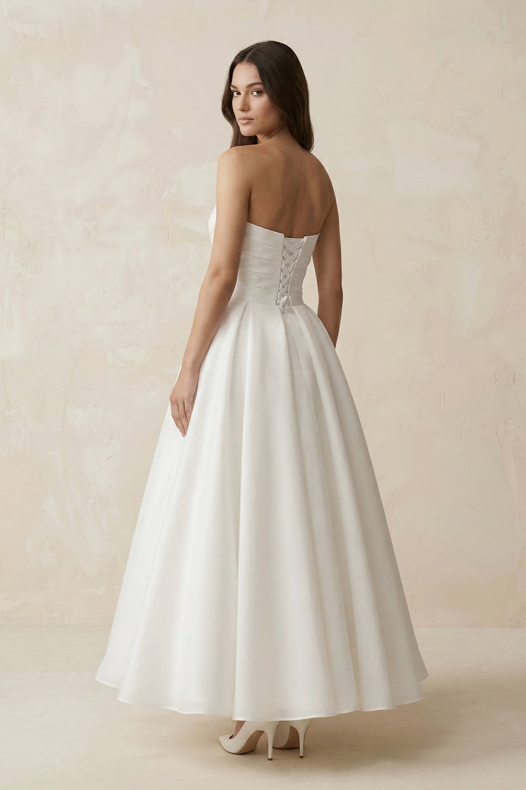 Sweetheart Chiffon A-Line Ruched Wedding Dress in White - Curvevia