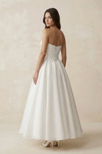 Sweetheart Chiffon A-Line Ruched Wedding Dress in White - Curvevia