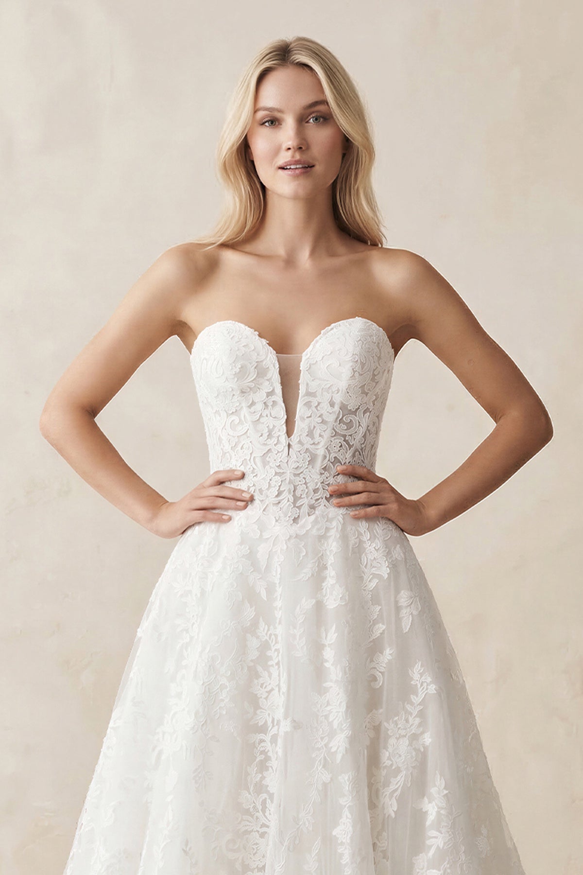 Plunge Lace A-Line Ruched Wedding Dress in White - Curvevia