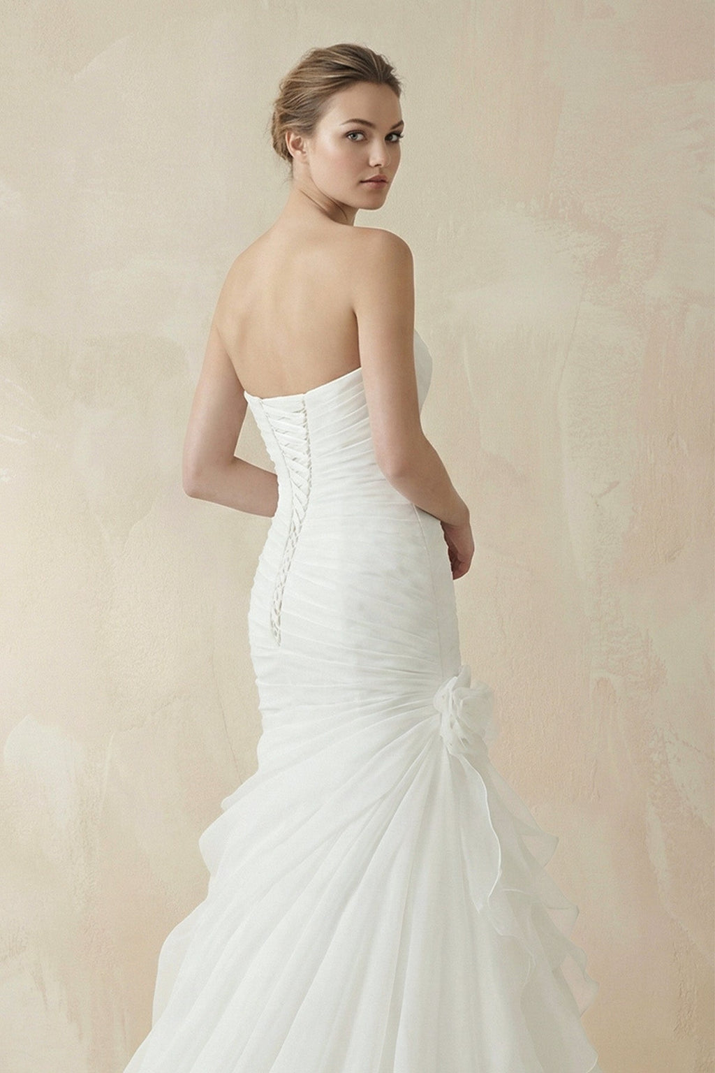 Sweetheart Mermaid Organza Wedding Dress With Ruching and Ruffles - Curvevia