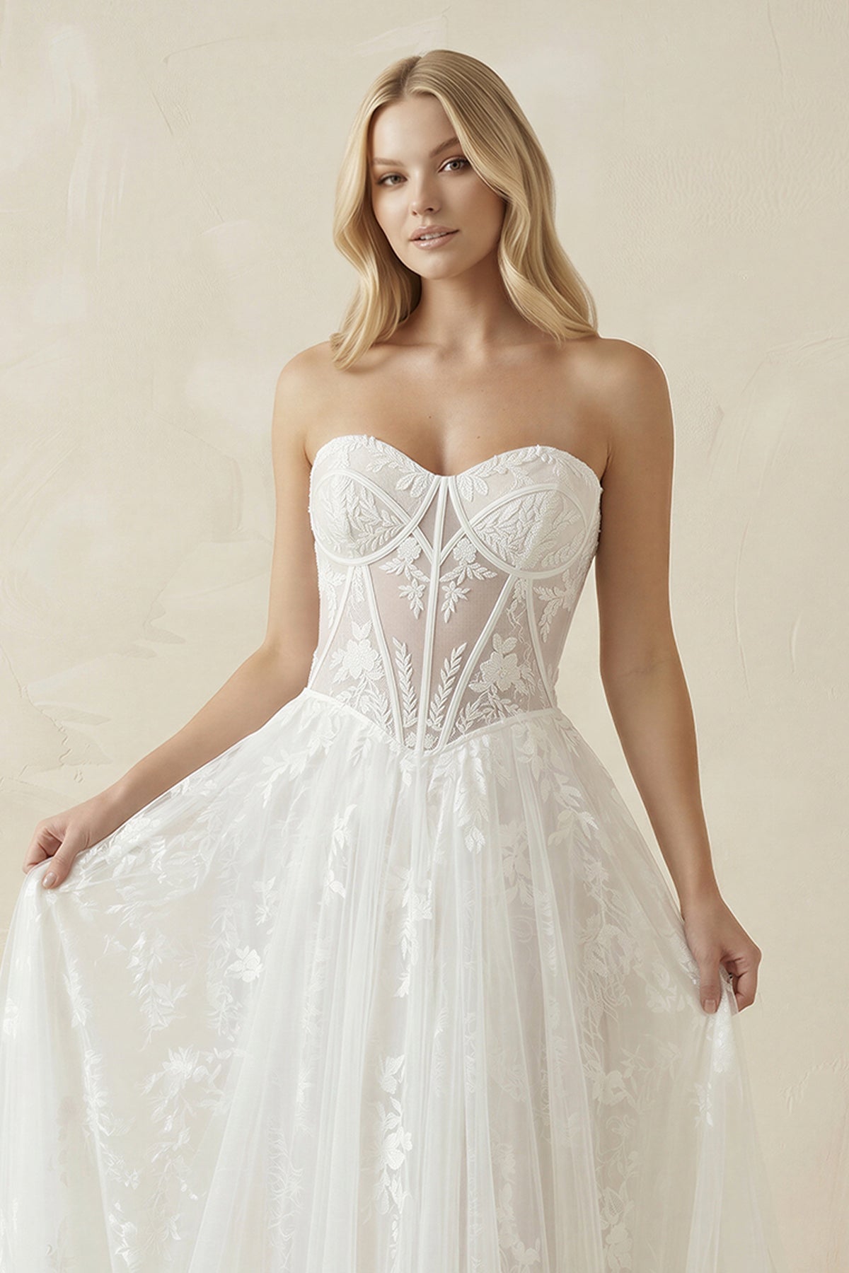 Charming A-Line Strapless Tulle Lace Wedding Dresses - Curvevia